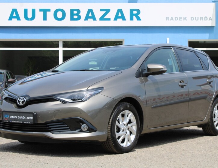 Toyota Auris 1