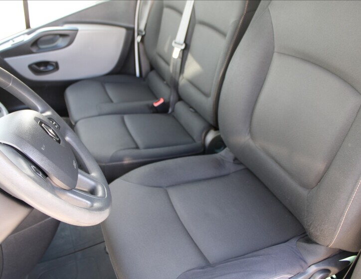 Renault Trafic 17