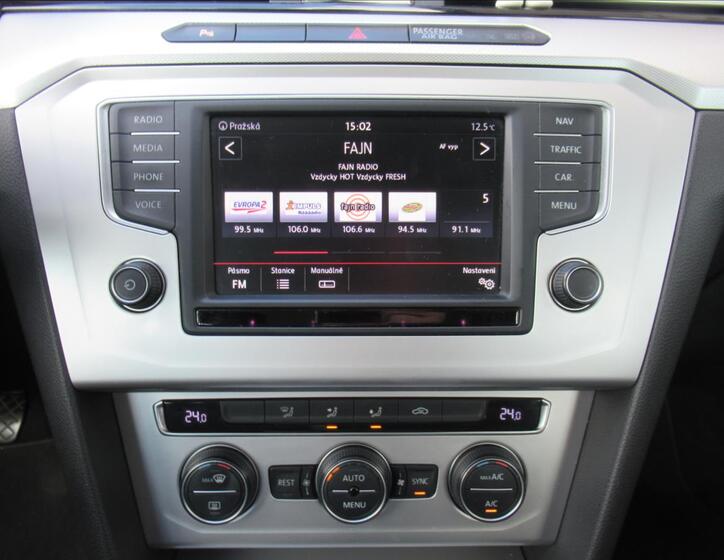 Volkswagen Passat 10