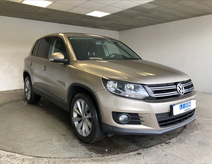 Volkswagen Tiguan 1