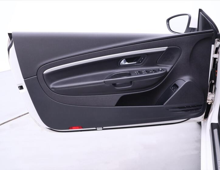 Volkswagen EOS 19