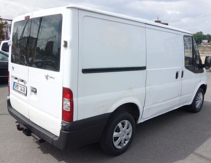 Ford Transit 9