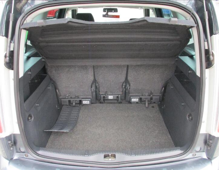 Škoda Roomster 9