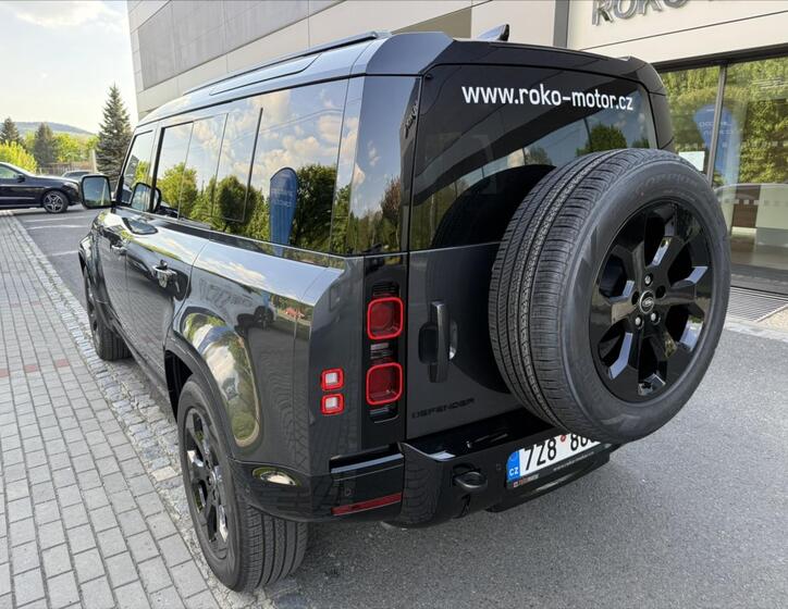 Land Rover Defender 9