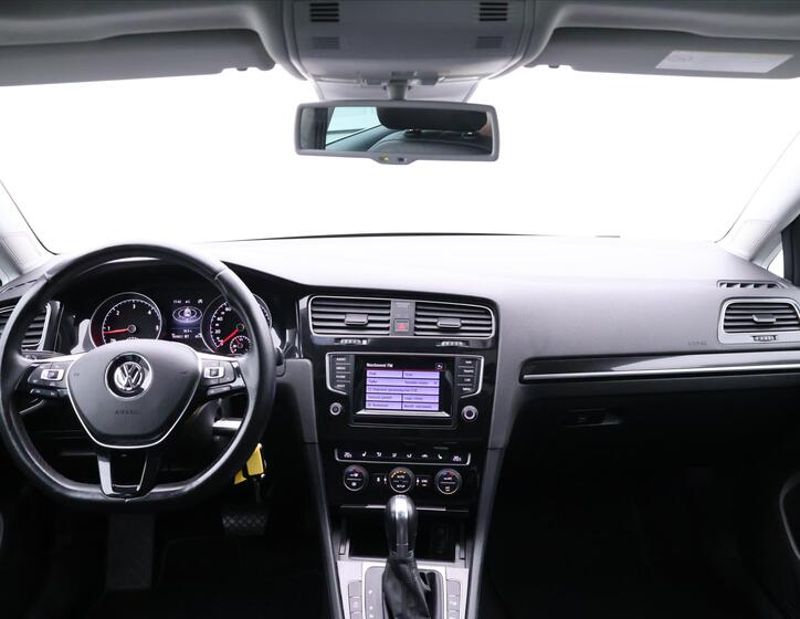Volkswagen Golf 31