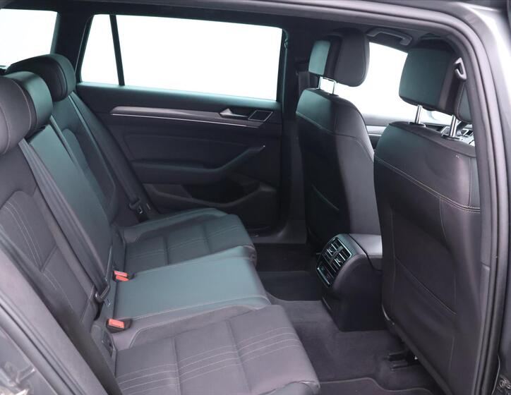Volkswagen Passat 12