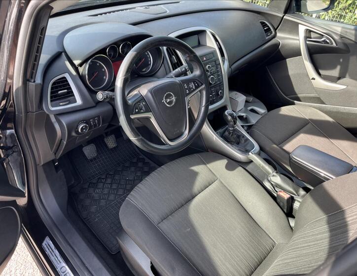 Opel Astra 9