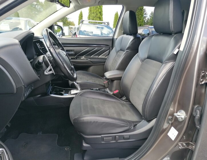 Mitsubishi Outlander 10