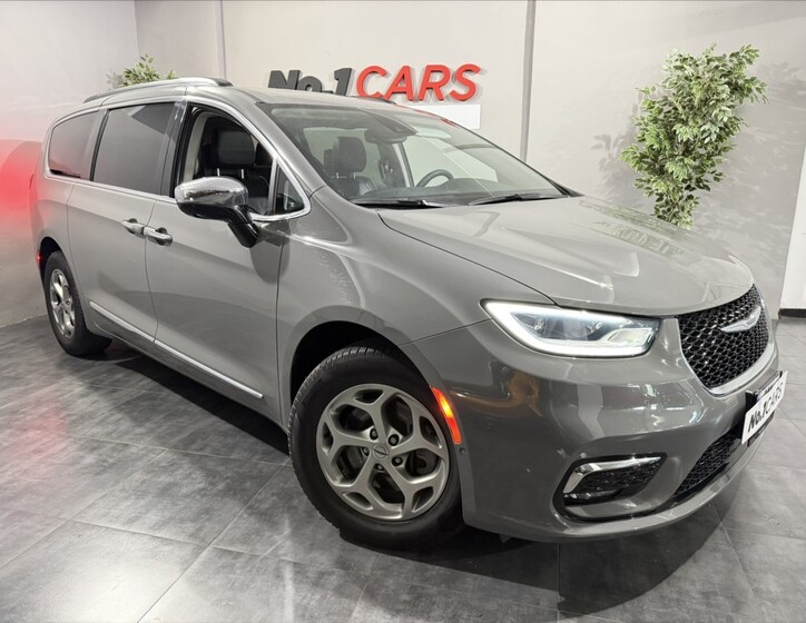 Chrysler Pacifica 1