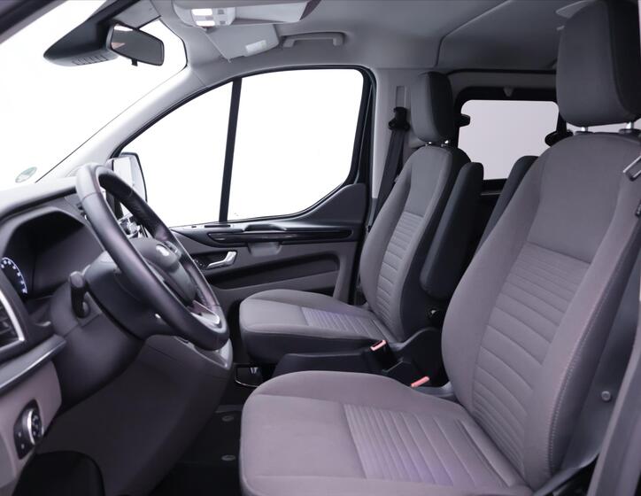 Ford Tourneo Custom 12