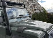 Land Rover Defender 23