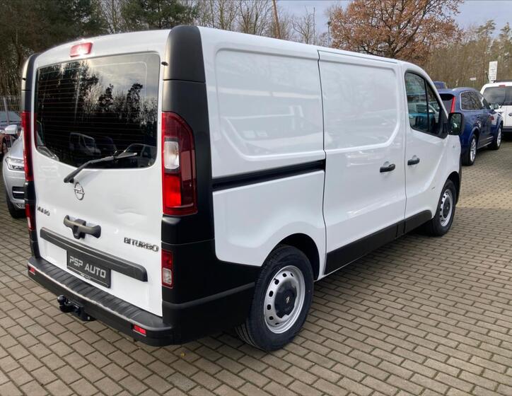 Opel Vivaro 2