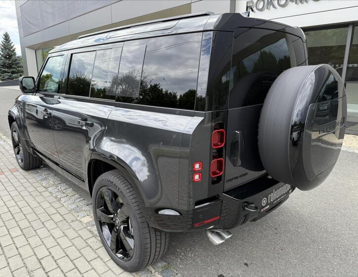 Land Rover Defender 10