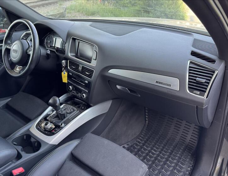 Audi Q5 25
