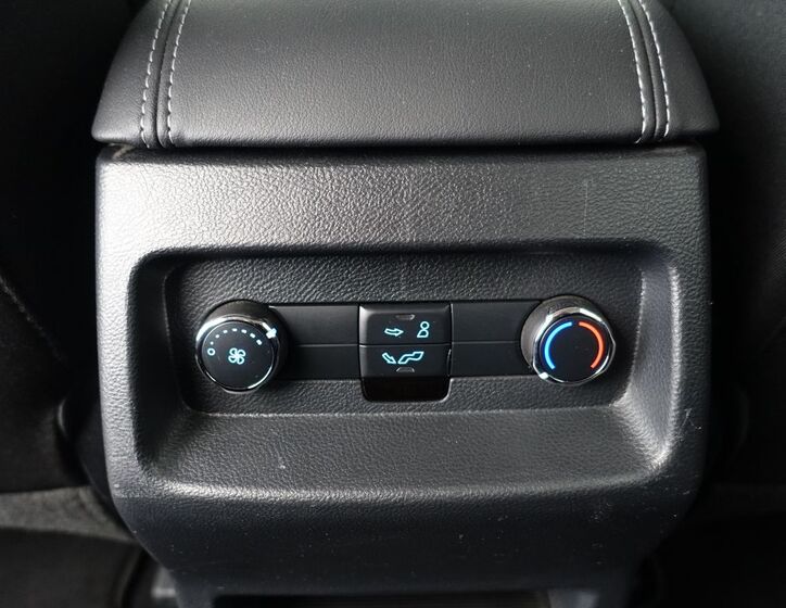 Ford Galaxy 26