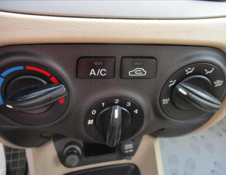 KIA Rio 23