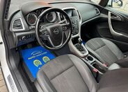 Opel Astra 9