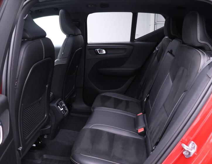 Volvo XC40 17