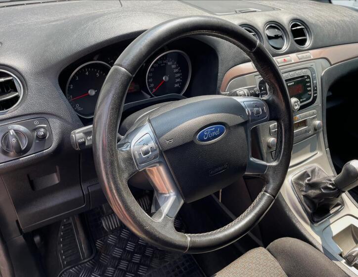 Ford S-MAX 12