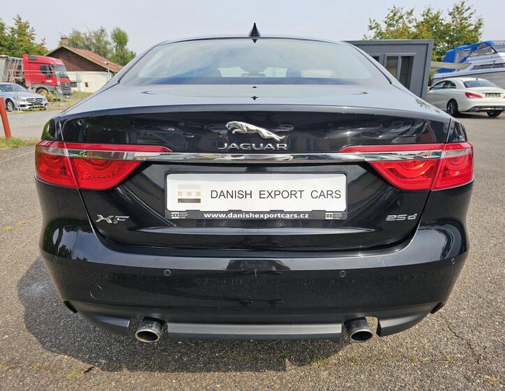 Jaguar XF 6