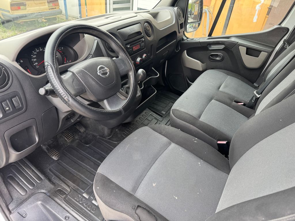 Nissan NV400
