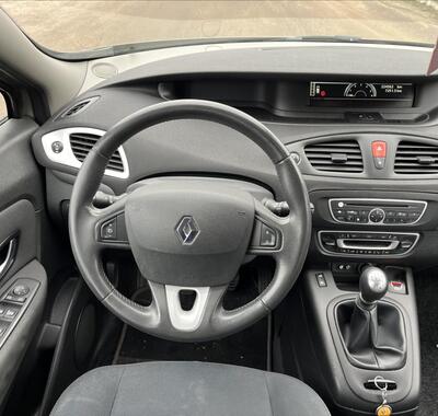 Renault Grand Scénic 13