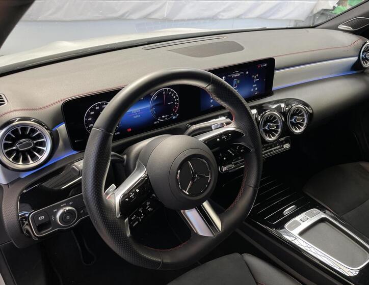 Mercedes-Benz CLA 9
