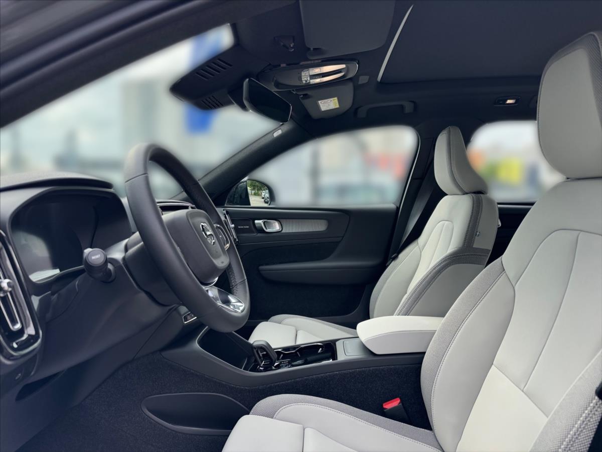 Volvo EX40