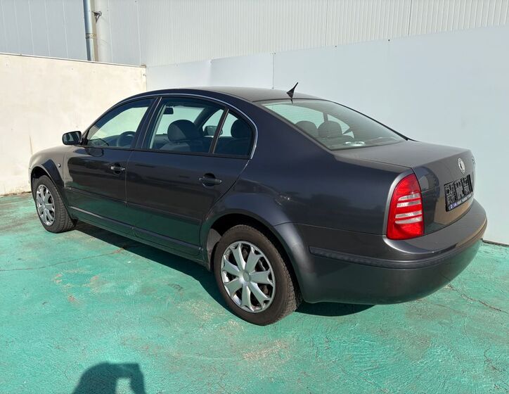 Škoda Superb 4