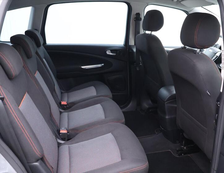 Ford S-MAX 13