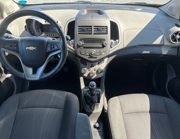 Chevrolet Aveo 9