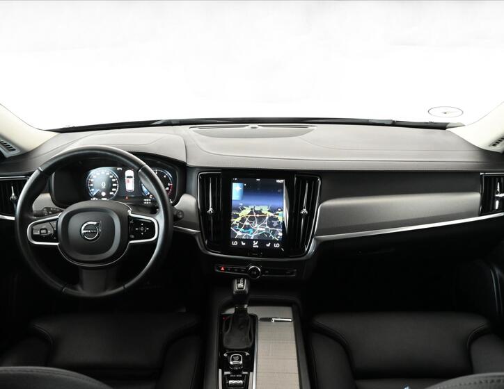 Volvo V90 11