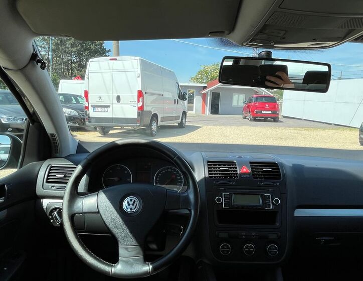 Volkswagen Golf 23