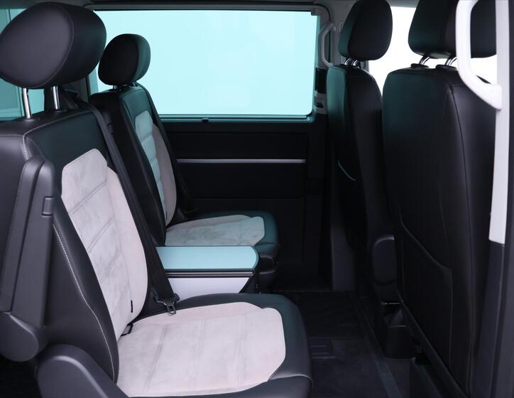 Volkswagen Multivan 16