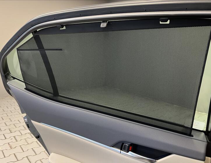Toyota Camry 16