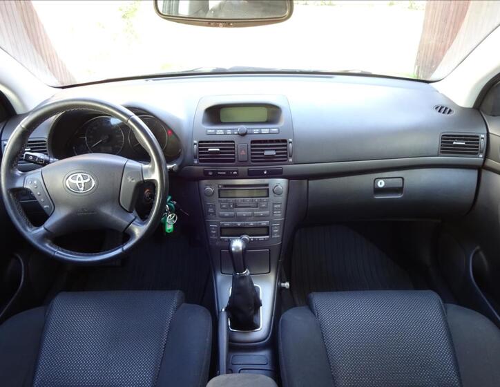 Toyota Avensis 30