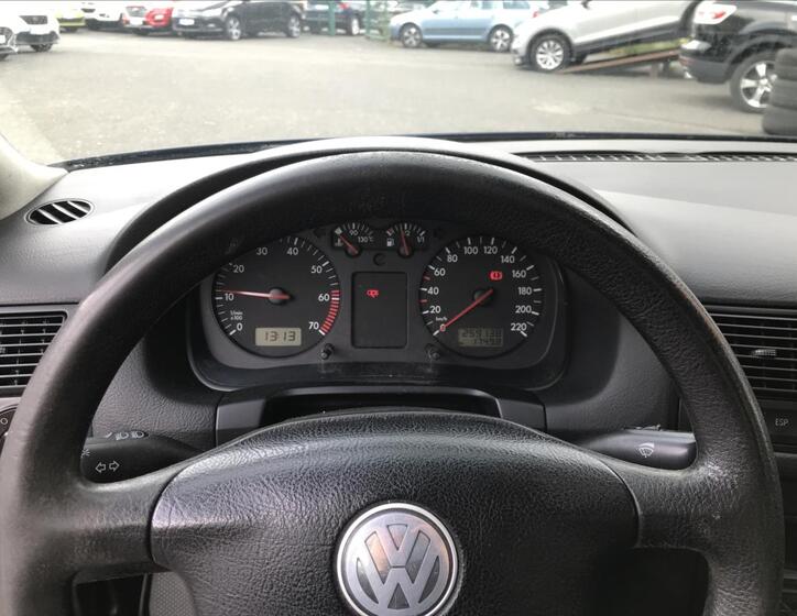 Volkswagen Golf 9