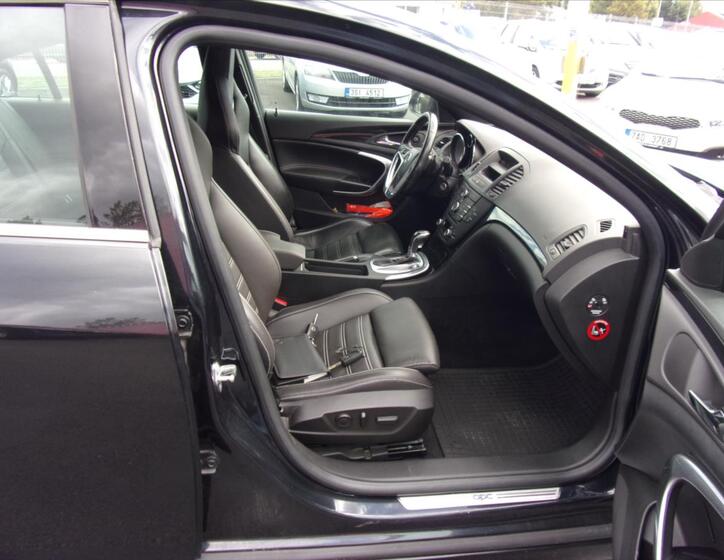 Opel Insignia 9