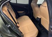 Lexus UX 300h 10