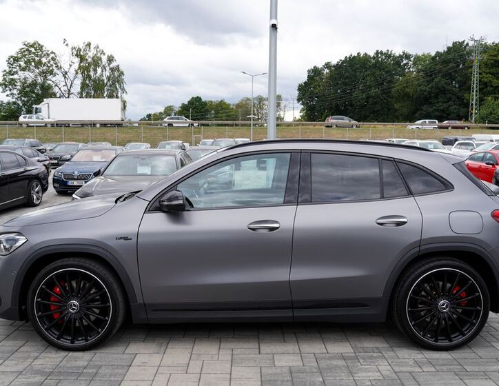 Mercedes-Benz GLA 3
