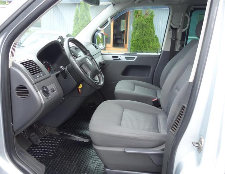 Volkswagen Multivan 10