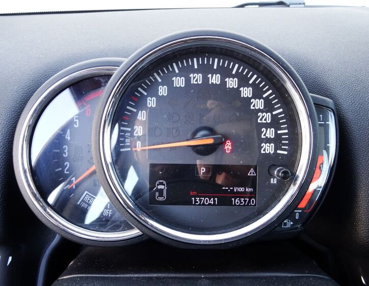Mini Countryman 13