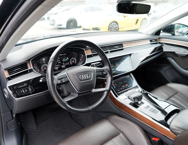 Audi A8 27