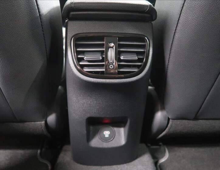 KIA XCeed 32