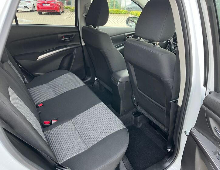 Suzuki S-Cross 16