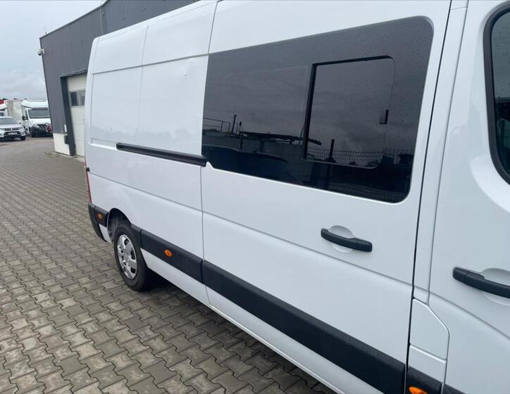 Nissan Interstar 4