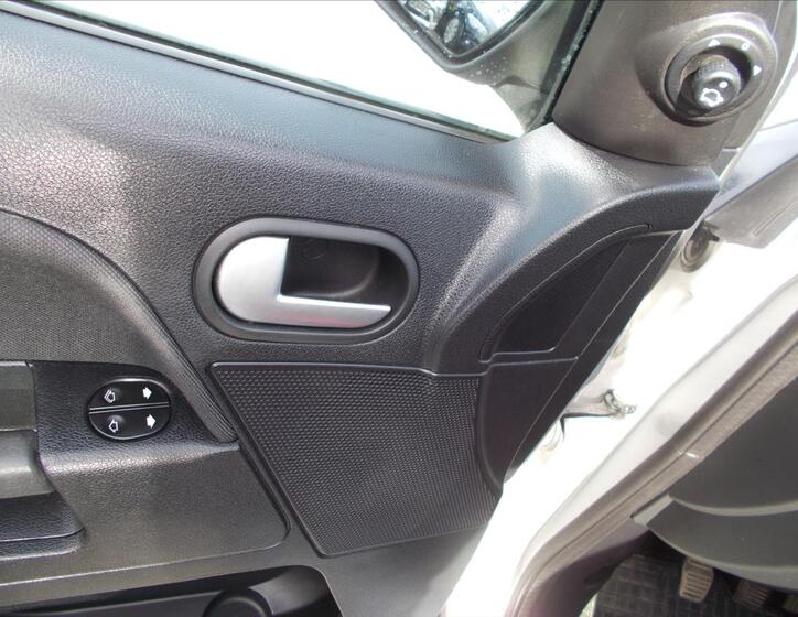 Ford Fusion 27