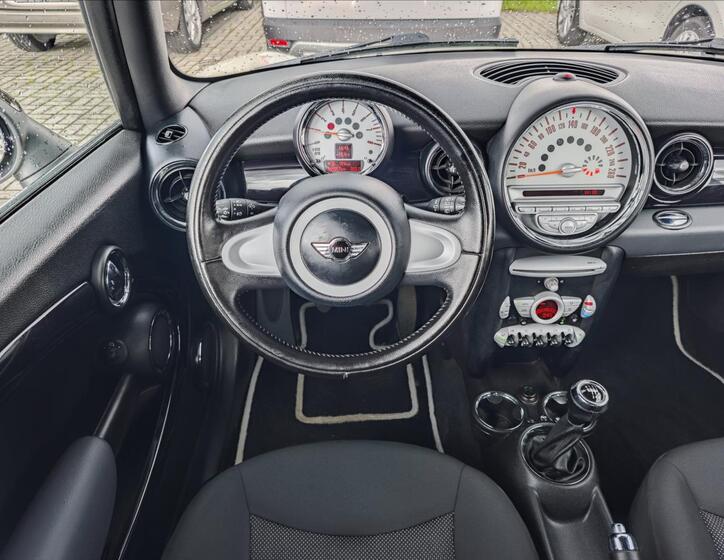 Mini Clubman 16