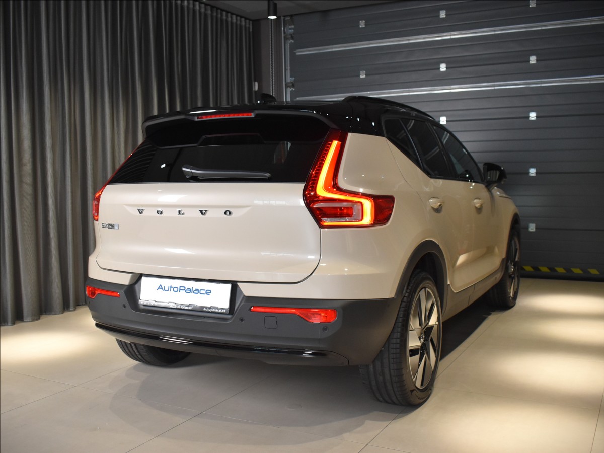 Volvo EX40