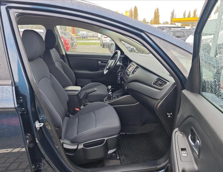 KIA Carens 14